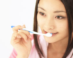歯周病を防ぐには毎日の歯磨きが大切です